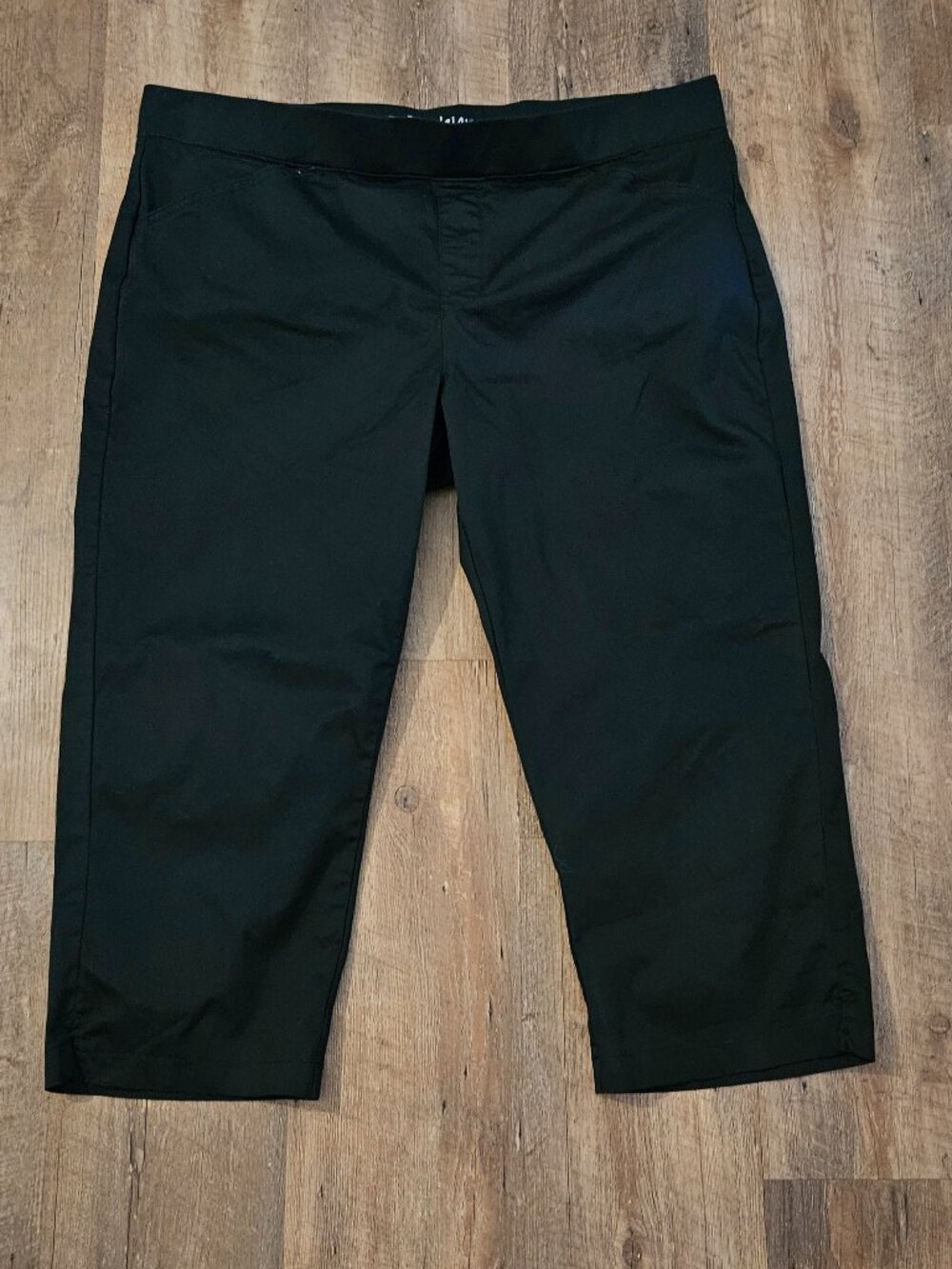 Lee Style Up Black Pull-On Capri Pants Women's Size 18M Stretch Career Casual